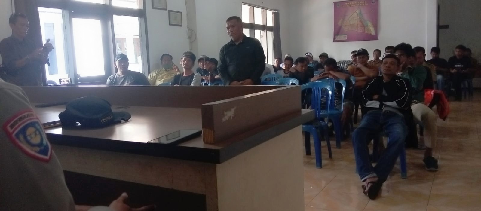 Kisruh di Desa Maja Utara: Penebangan Pohon dan Hilangnya Bendahara Desa Picu Keresahan Warga